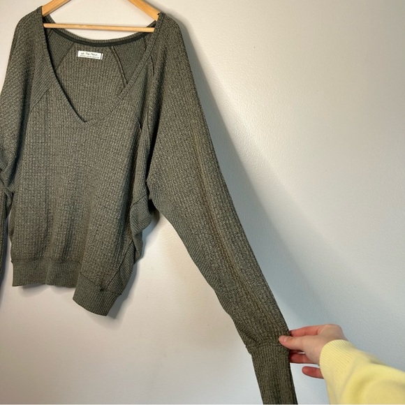 Free People Santa Clara Olive Green Slouchy Dolman Sleeve Thermal Top - Picture 7 of 11